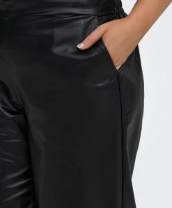 CARKARI FAUX LEATHER STRAIGHT dames plussize broek zwart