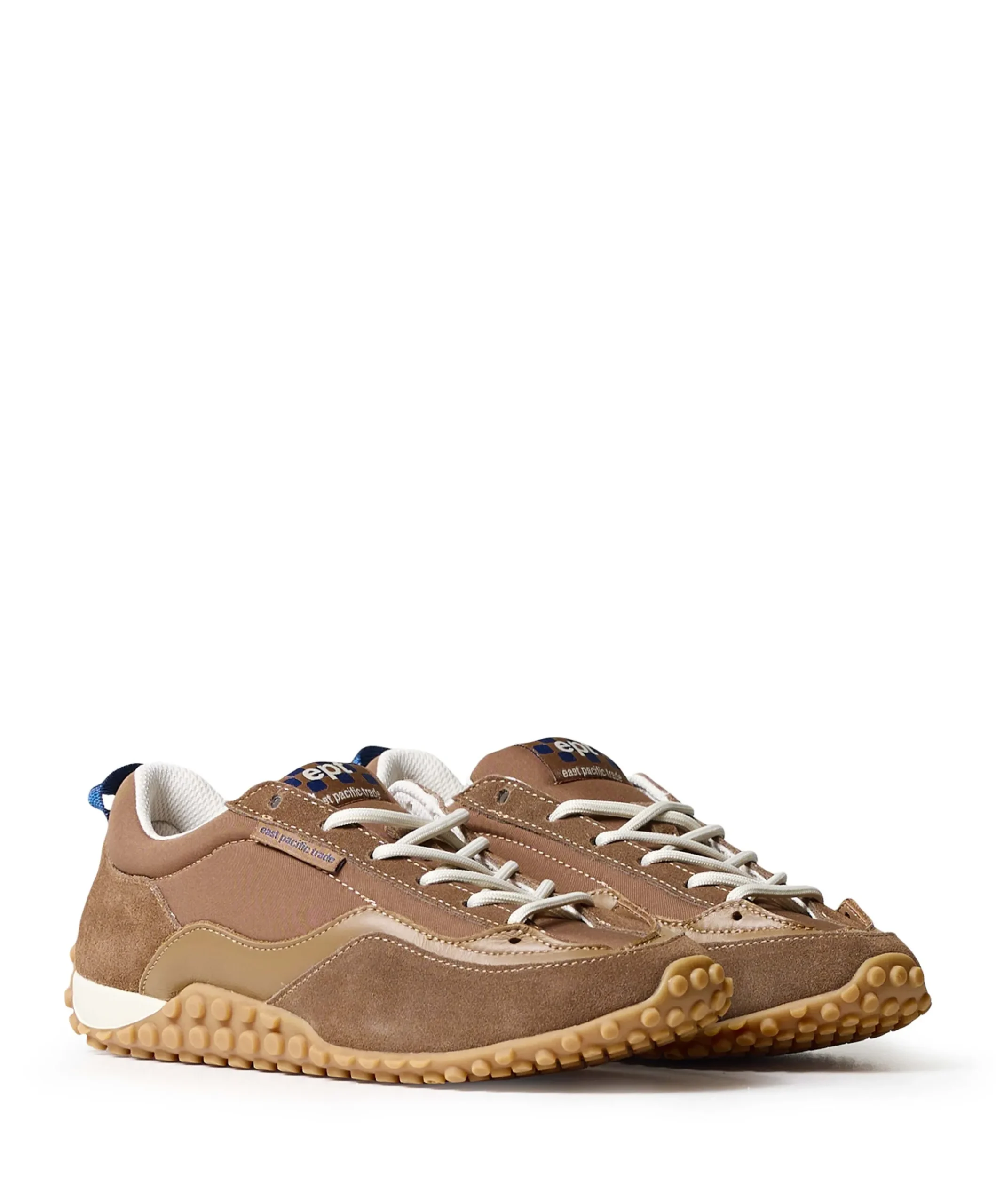 CHECKMATE DRIVER dames sneakers bruin