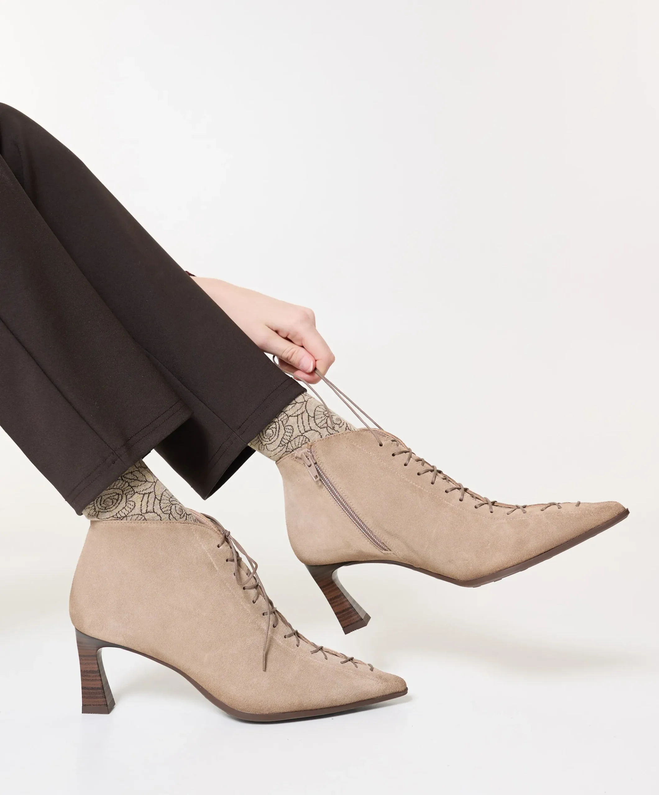 dames enkellaarzen beige