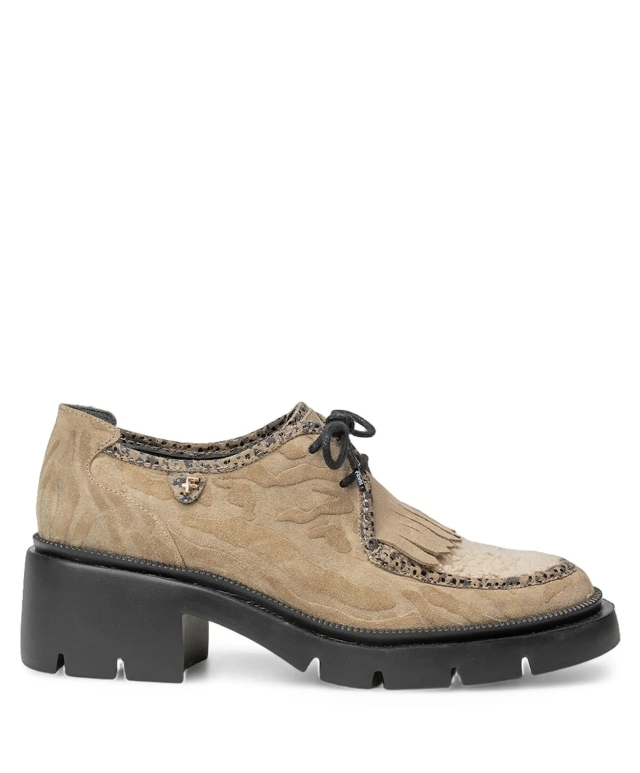 dames veterschoenen beige